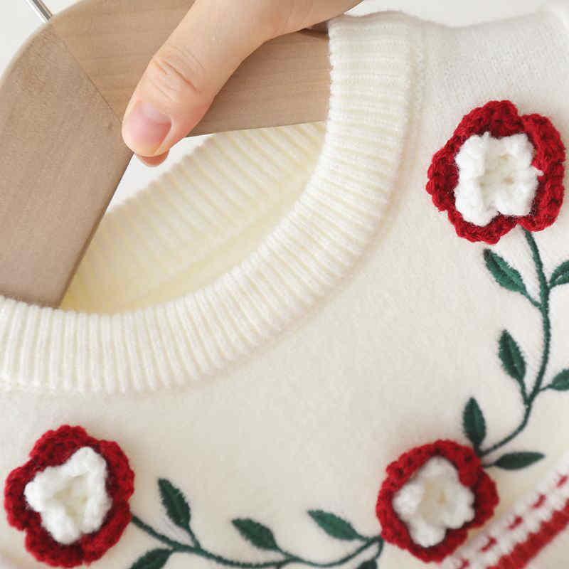 Round Neck Embroidered Children's Knitted Sweater