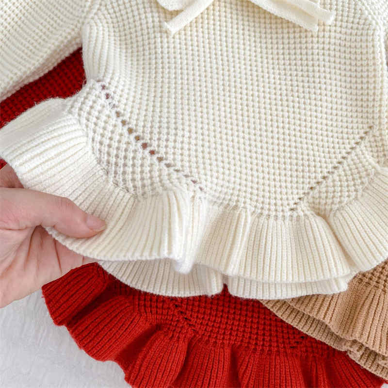 Round Neck Bow Knitted Sweater