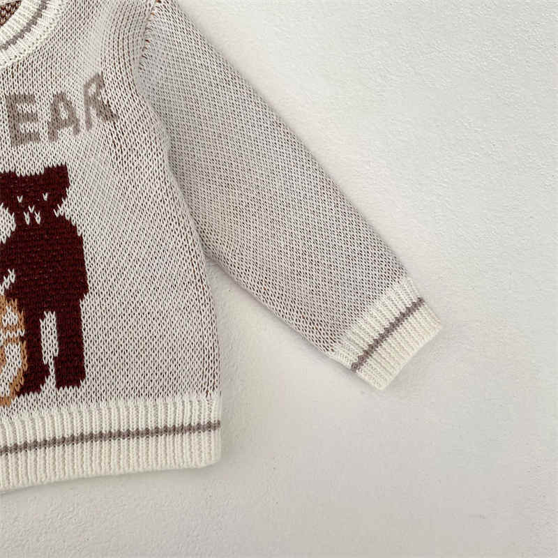 Bear Jacquard Crew Neck Knitted Sweater